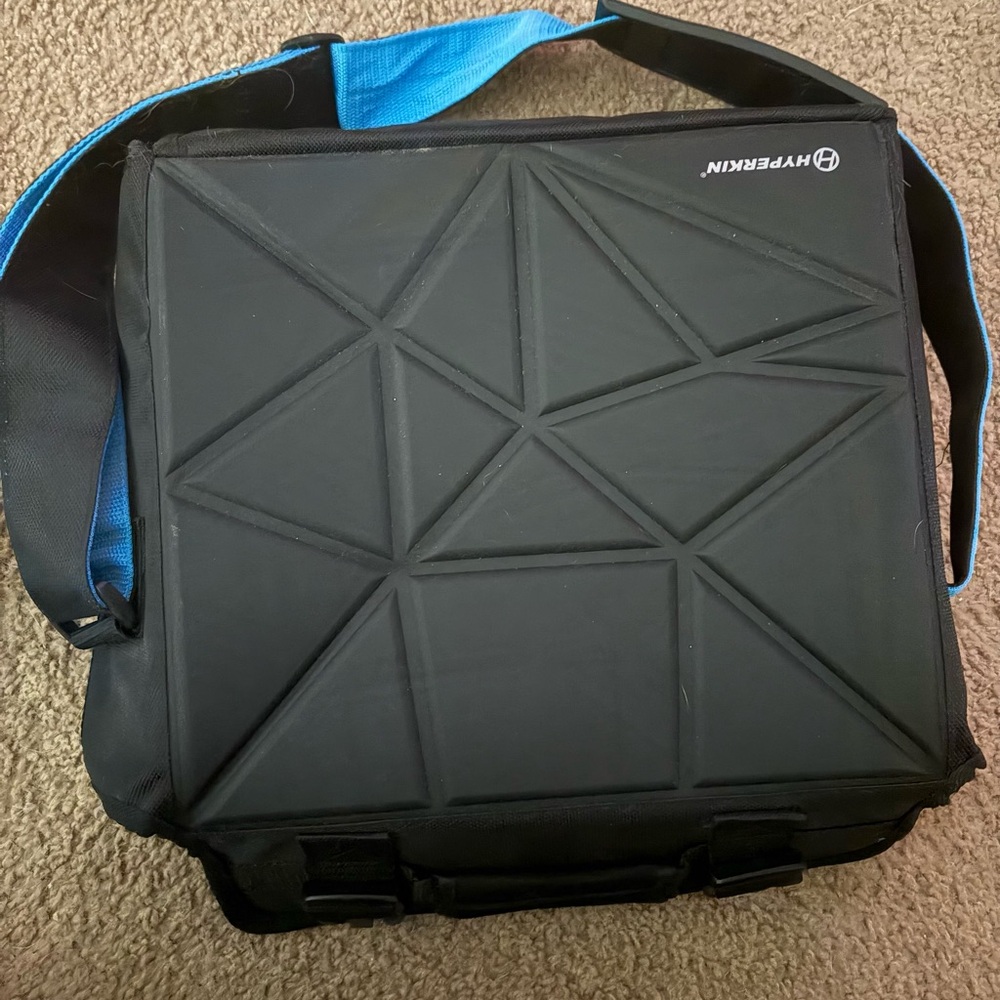 Hyperkin storage case - Picture 3 of 3